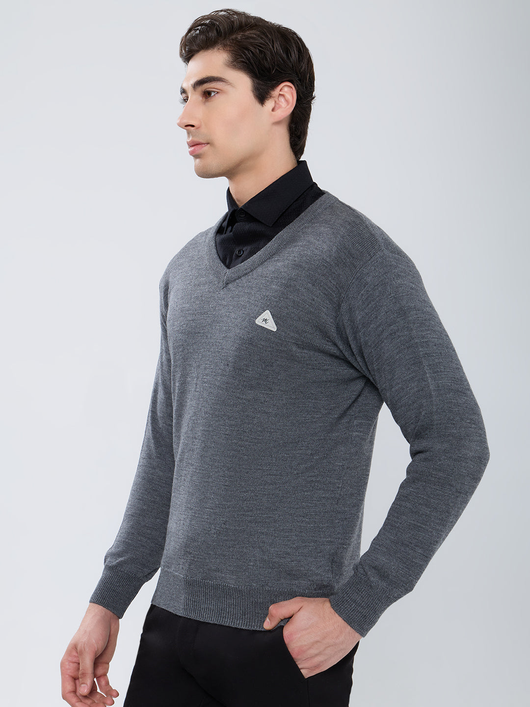 Men Grey Solid V Neck Full Sleeve Pullover