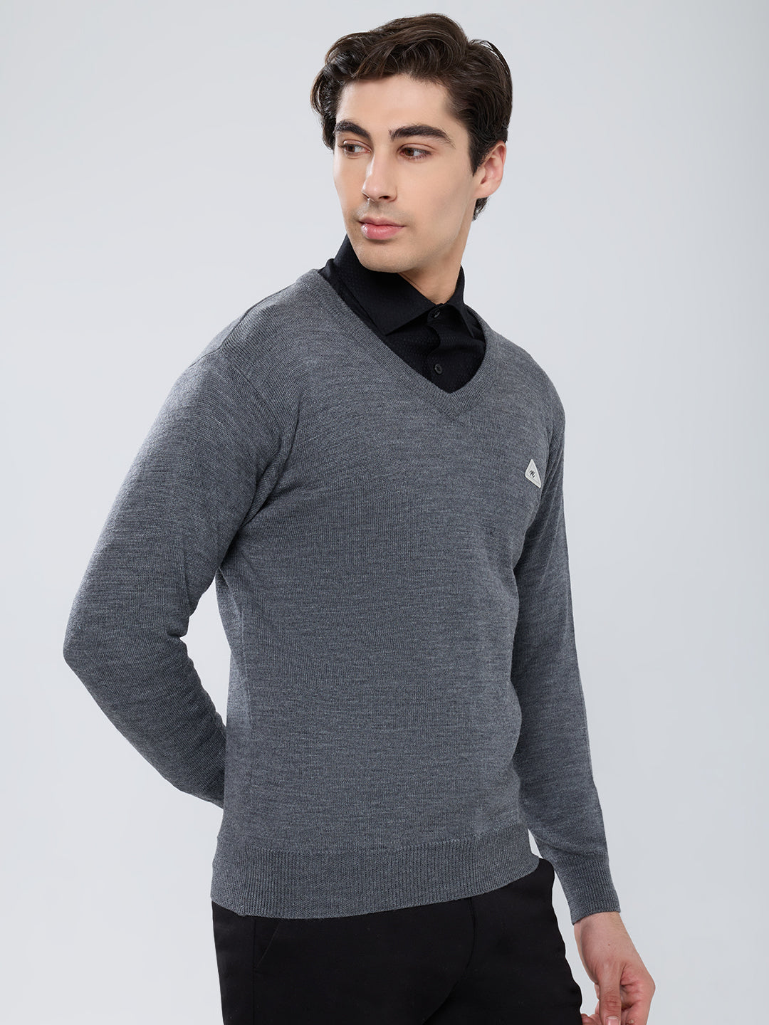 Men Grey Solid V Neck Full Sleeve Pullover