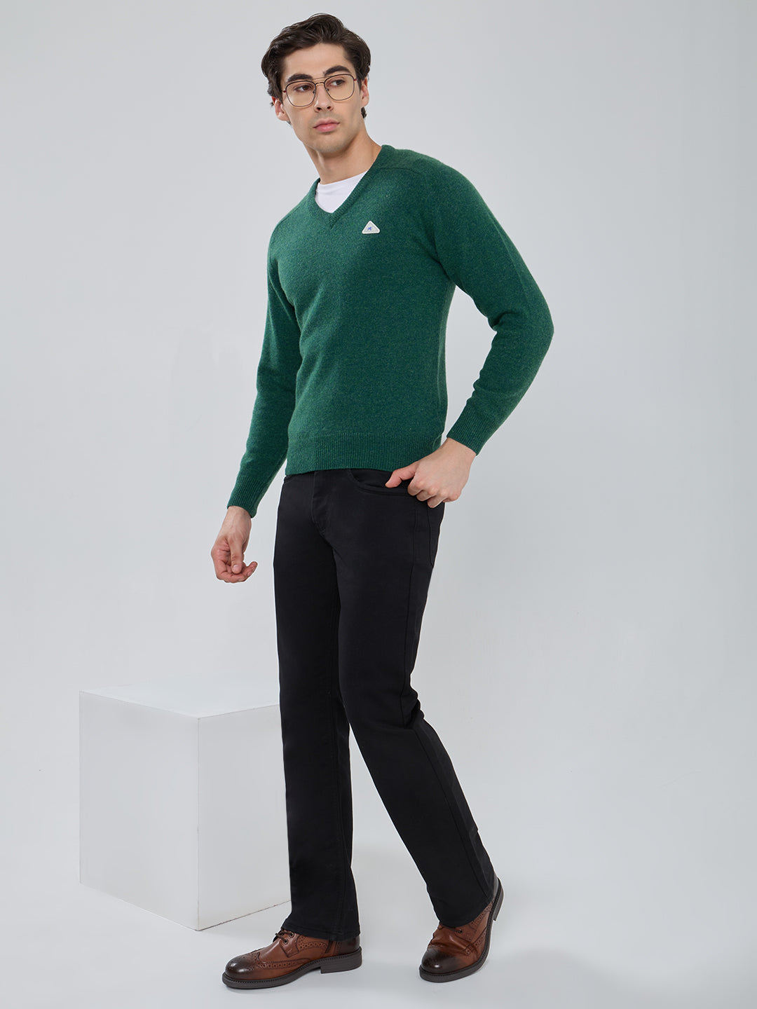 Men Green Solid V Neck Full Sleeve Pullover