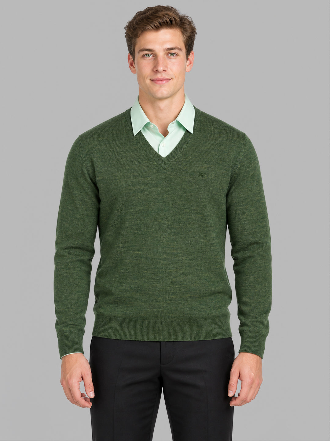 Men Green Solid V Neck Full Sleeve Pullover