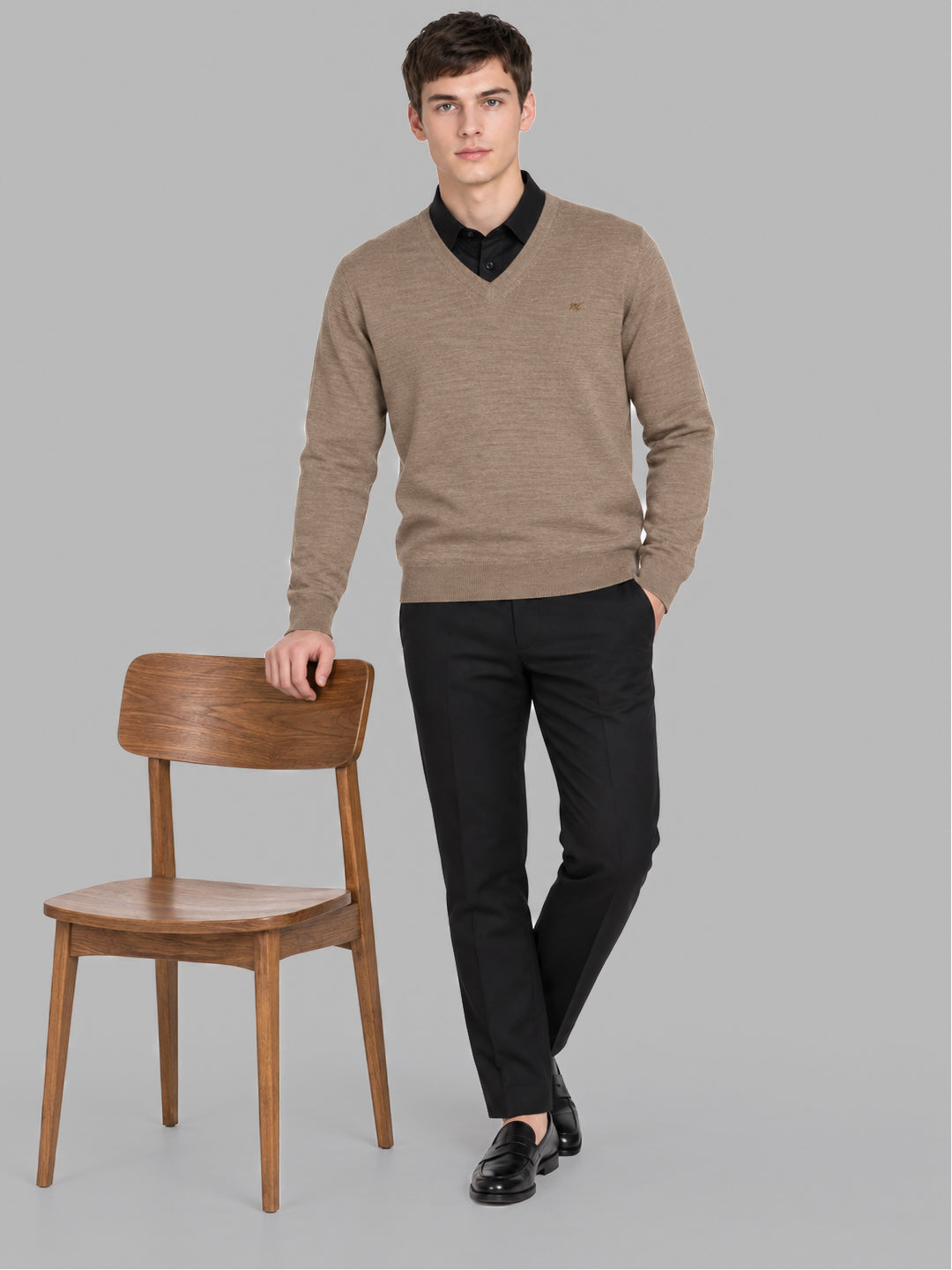 Men Brown Solid V Neck Full Sleeve Pullover
