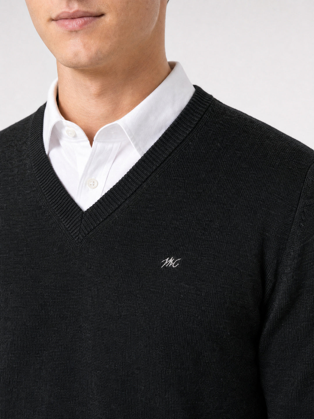 Men Grey Solid V Neck Full Sleeve Pullover