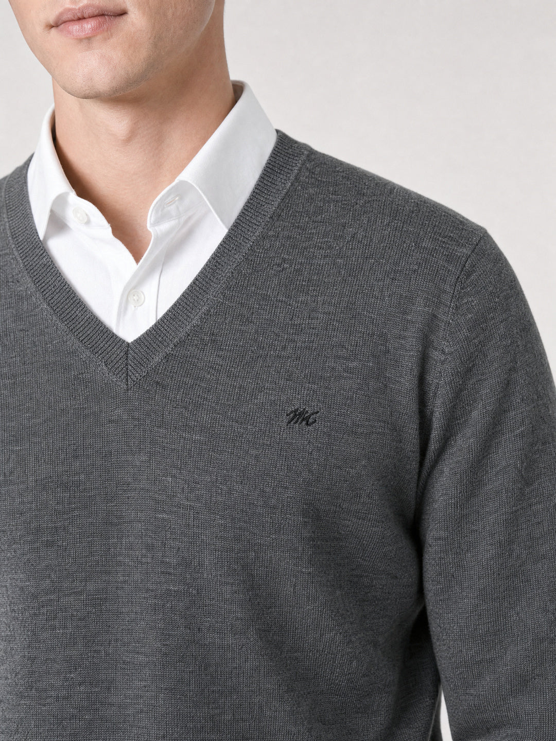 Men Grey Solid V Neck Full Sleeve Pullover