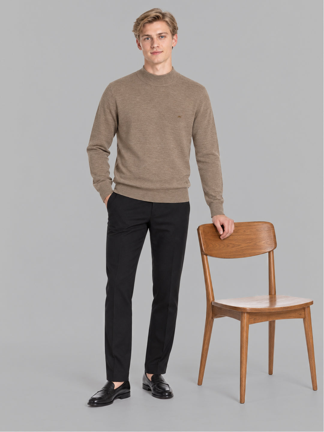 Men Brown Solid Turtle Neck Full Sleeve Pullover