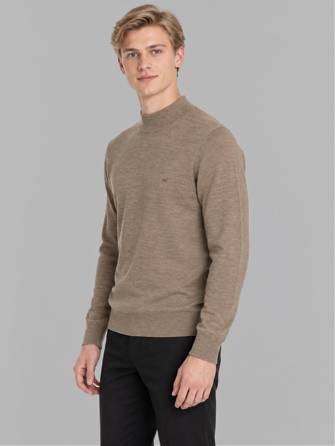 Men Brown Solid Turtle Neck Full Sleeve Pullover
