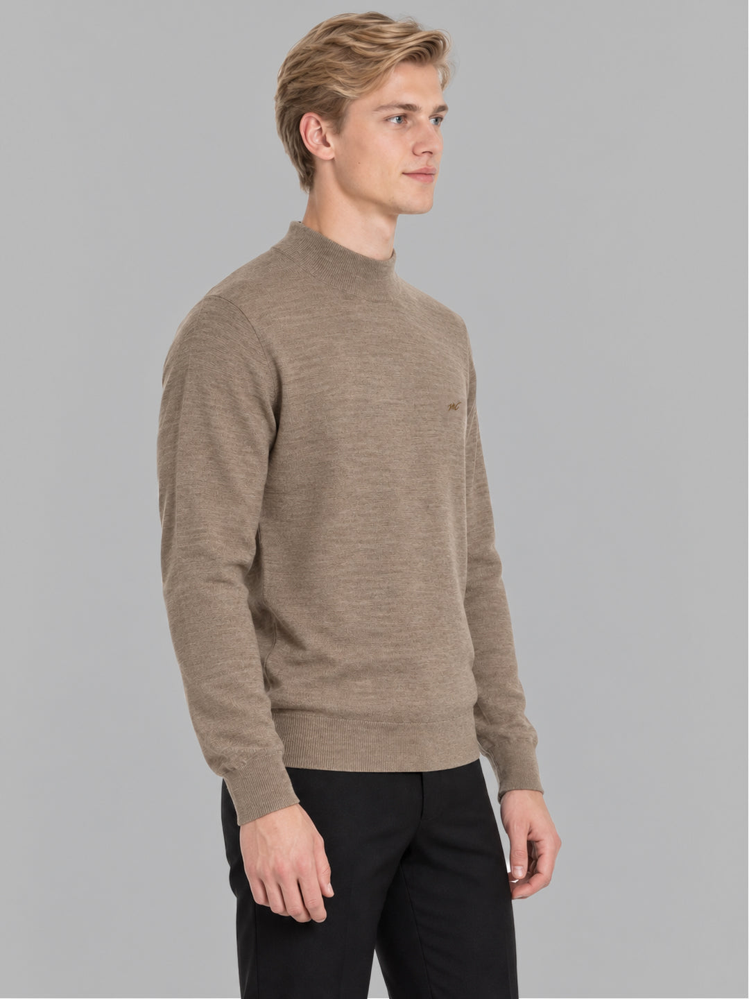 Men Brown Solid Turtle Neck Full Sleeve Pullover