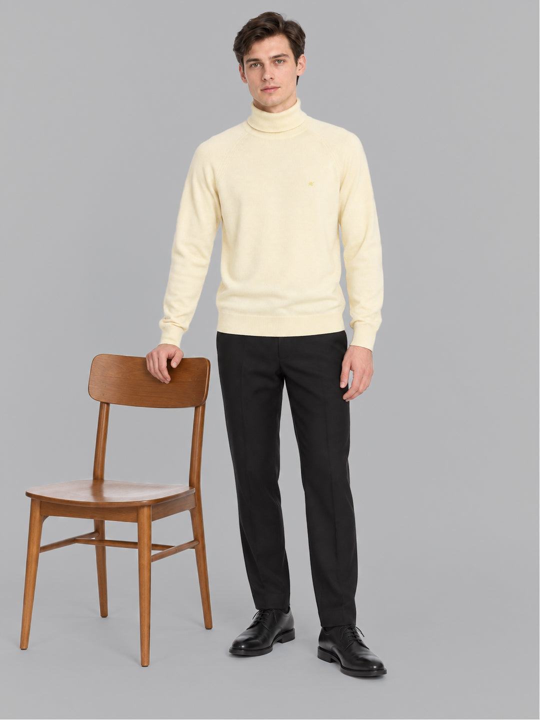 Men Cream Solid Turtle Neck Full Sleeve Pullover
