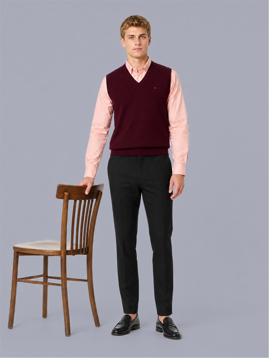 Men Maroon Solid V Neck Sleeveless Sweater