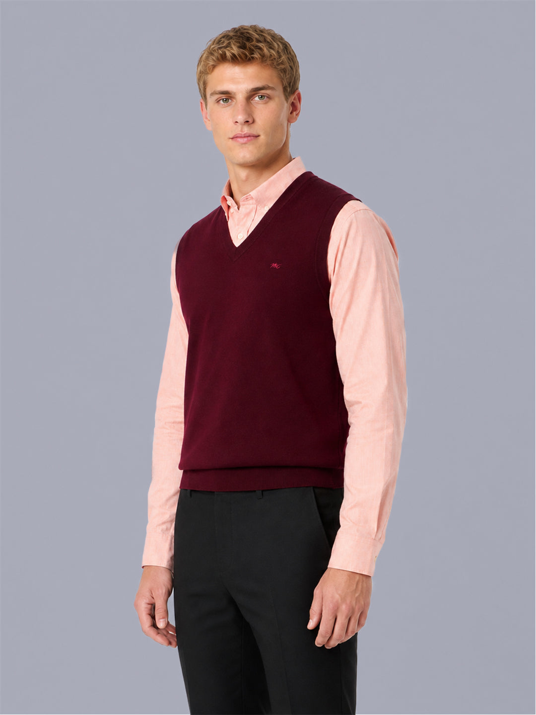 Men Maroon Solid V Neck Sleeveless Sweater