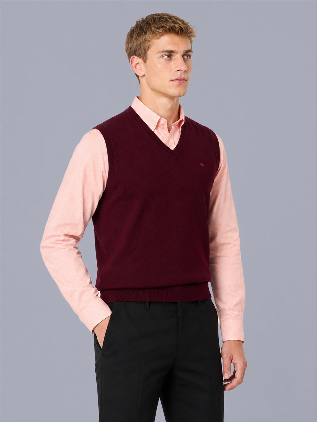 Men Maroon Solid V Neck Sleeveless Sweater