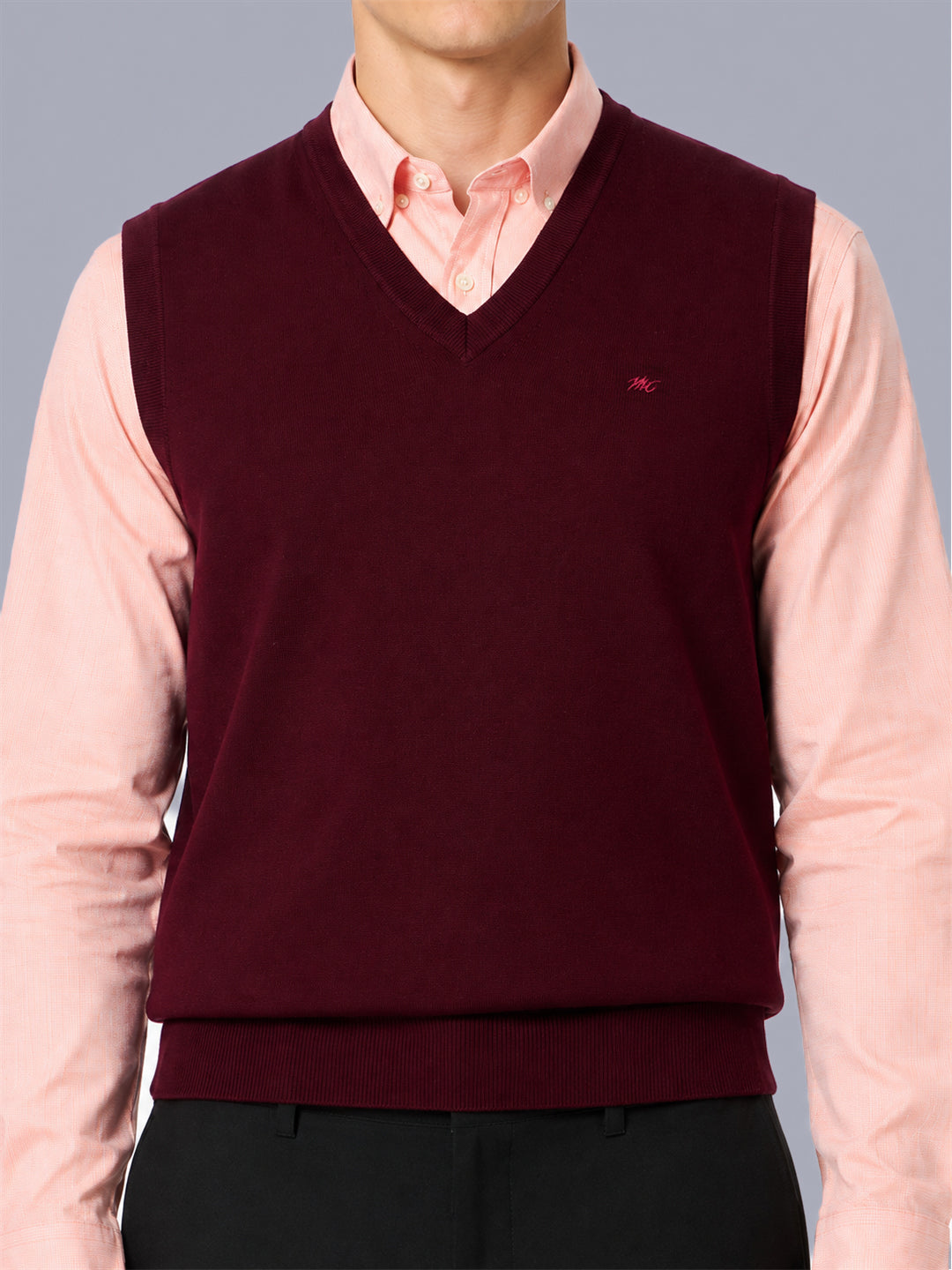 Men Maroon Solid V Neck Sleeveless Sweater