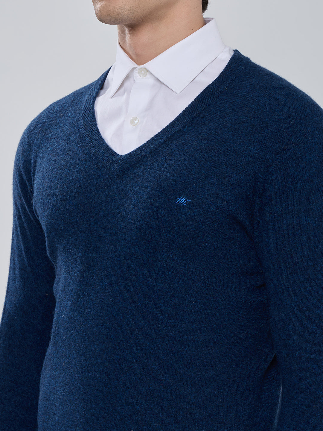 Men Royal Blue Solid V Neck Full Sleeve Pullover