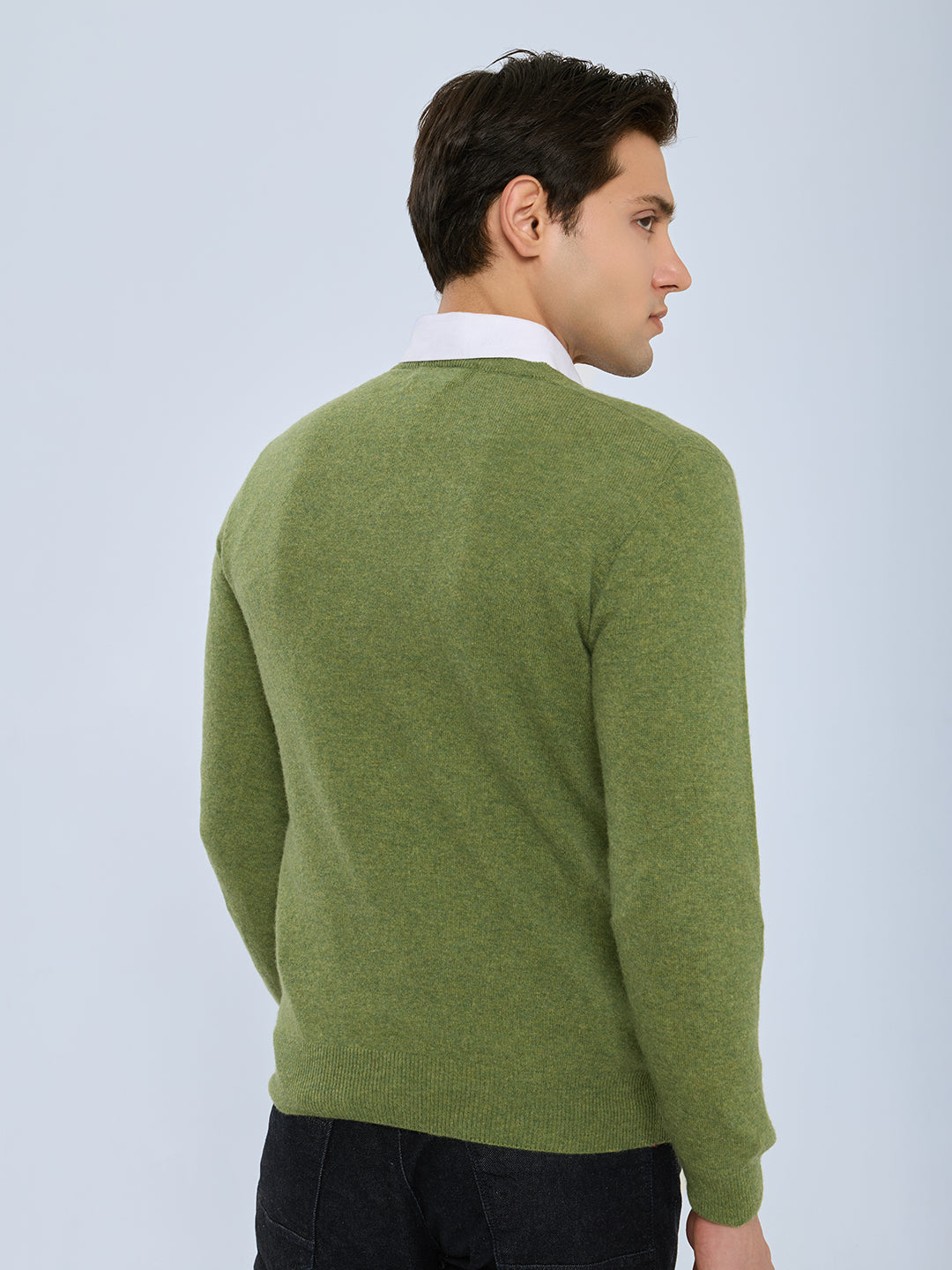 Men Green Solid V Neck Full Sleeve Pullover