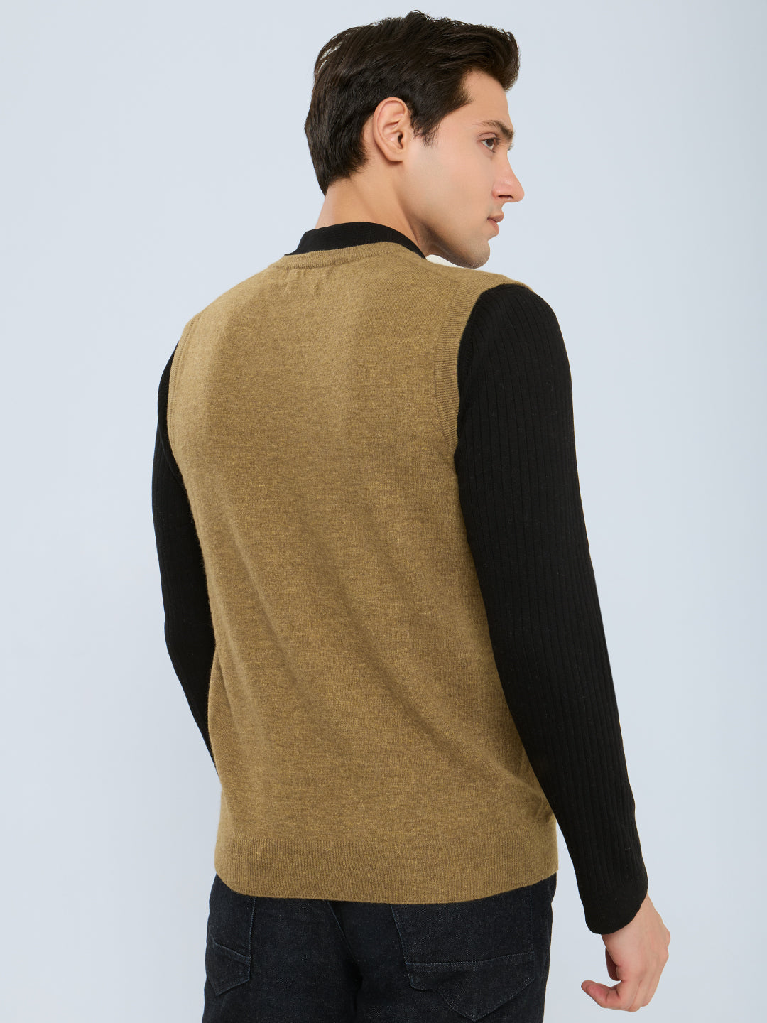Men Khaki & Olive Solid V Neck Sleeveless Sweater