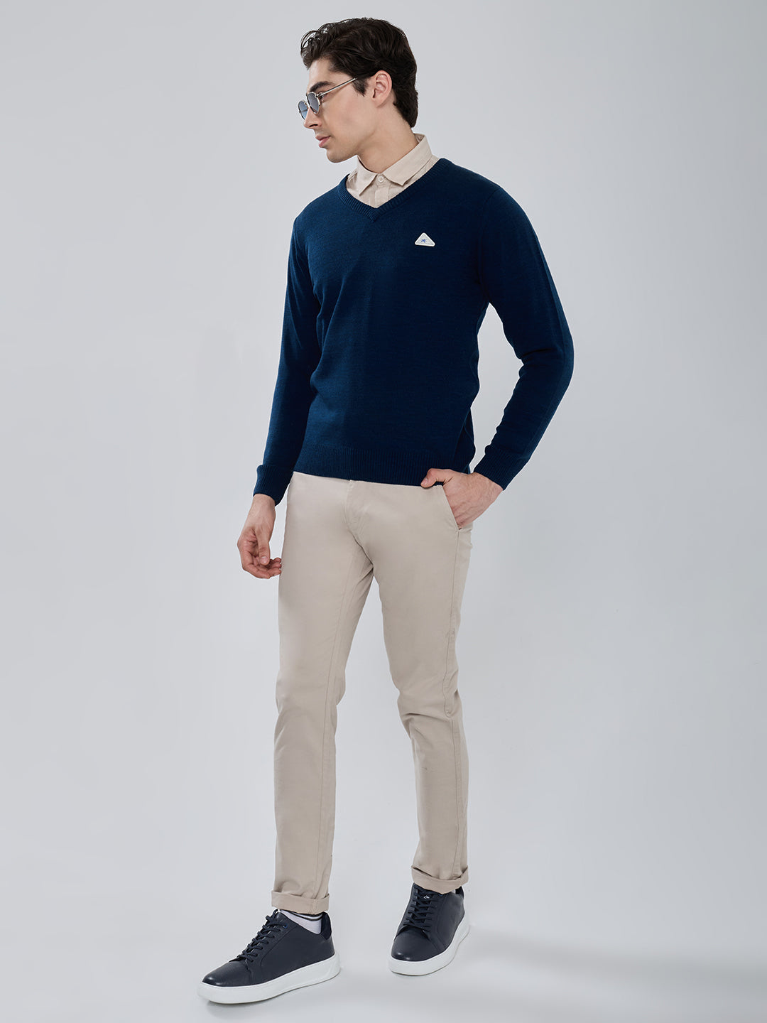 Men Navy Blue Solid V Neck Full Sleeve Pullover