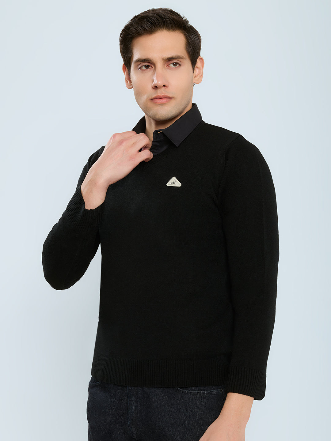Men Black Solid V Neck Full Sleeve Pullover