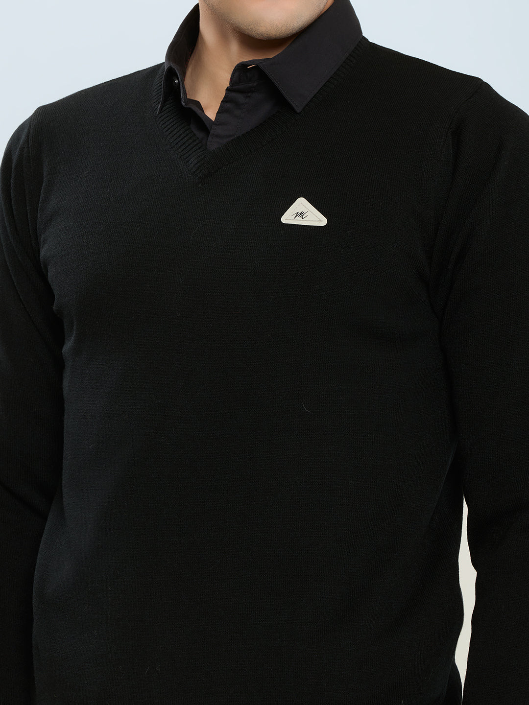 Men Black Solid V Neck Full Sleeve Pullover