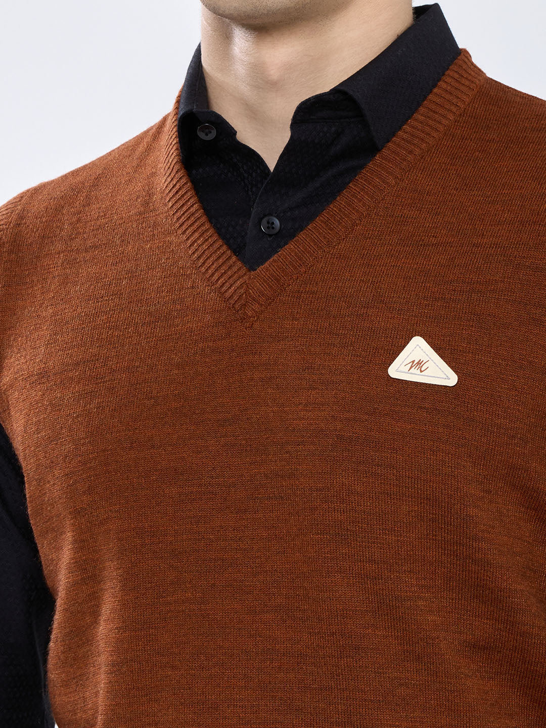 Men Rust Solid V Neck Sleeveless Sweater