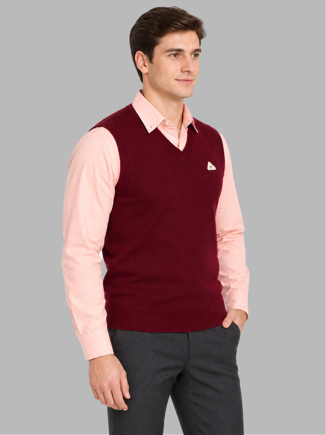 Men Maroon Solid V Neck Sleeveless Sweater