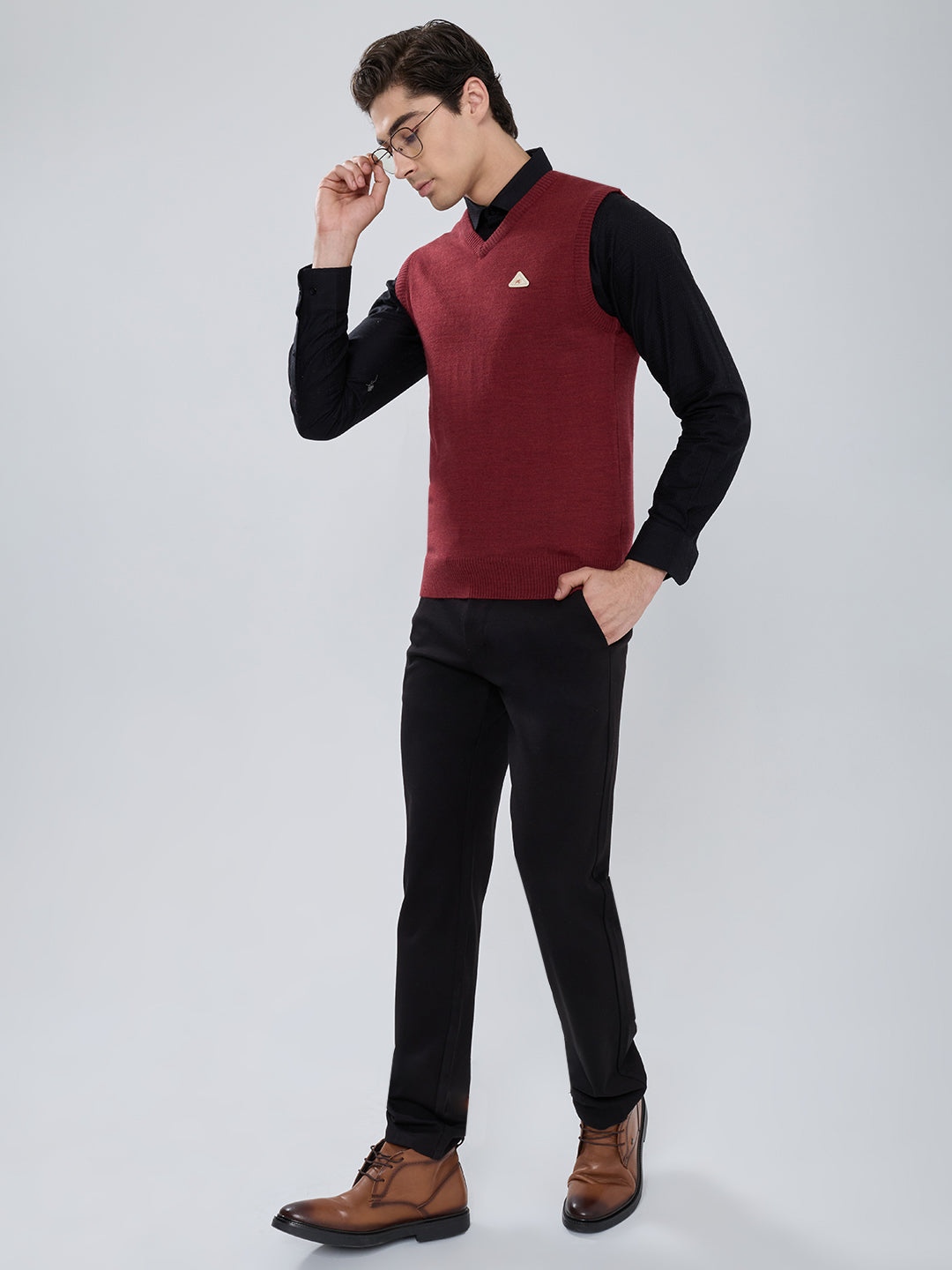 Men Red Solid V Neck Sleeveless Sweater
