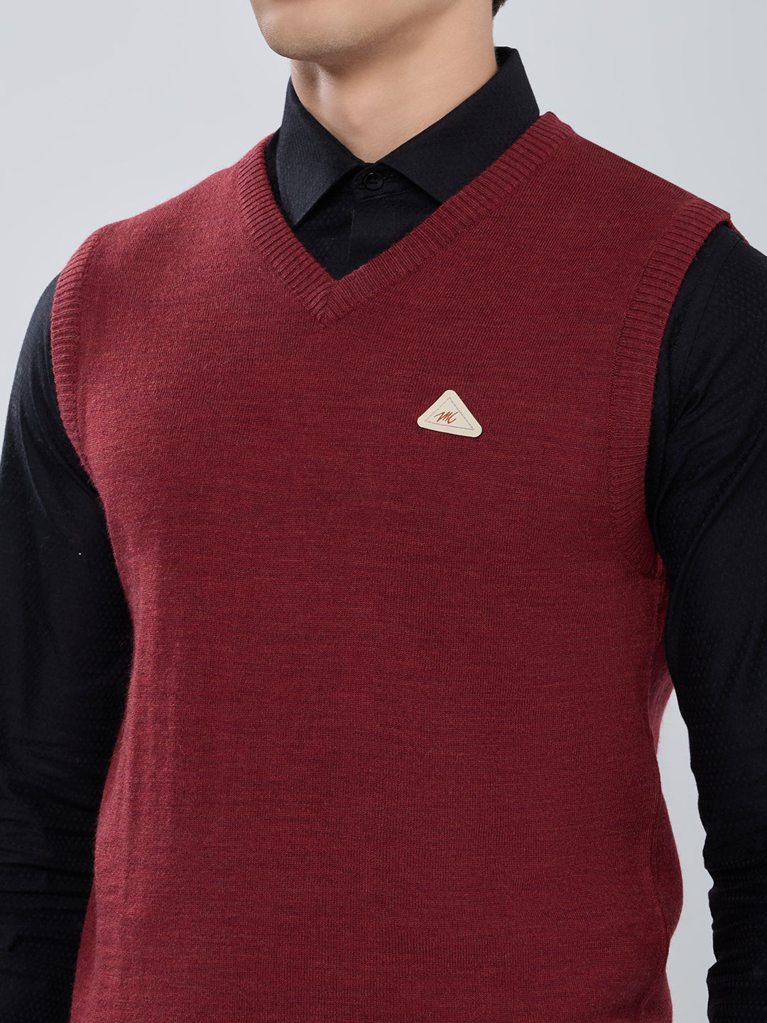 Men Red Solid V Neck Sleeveless Sweater