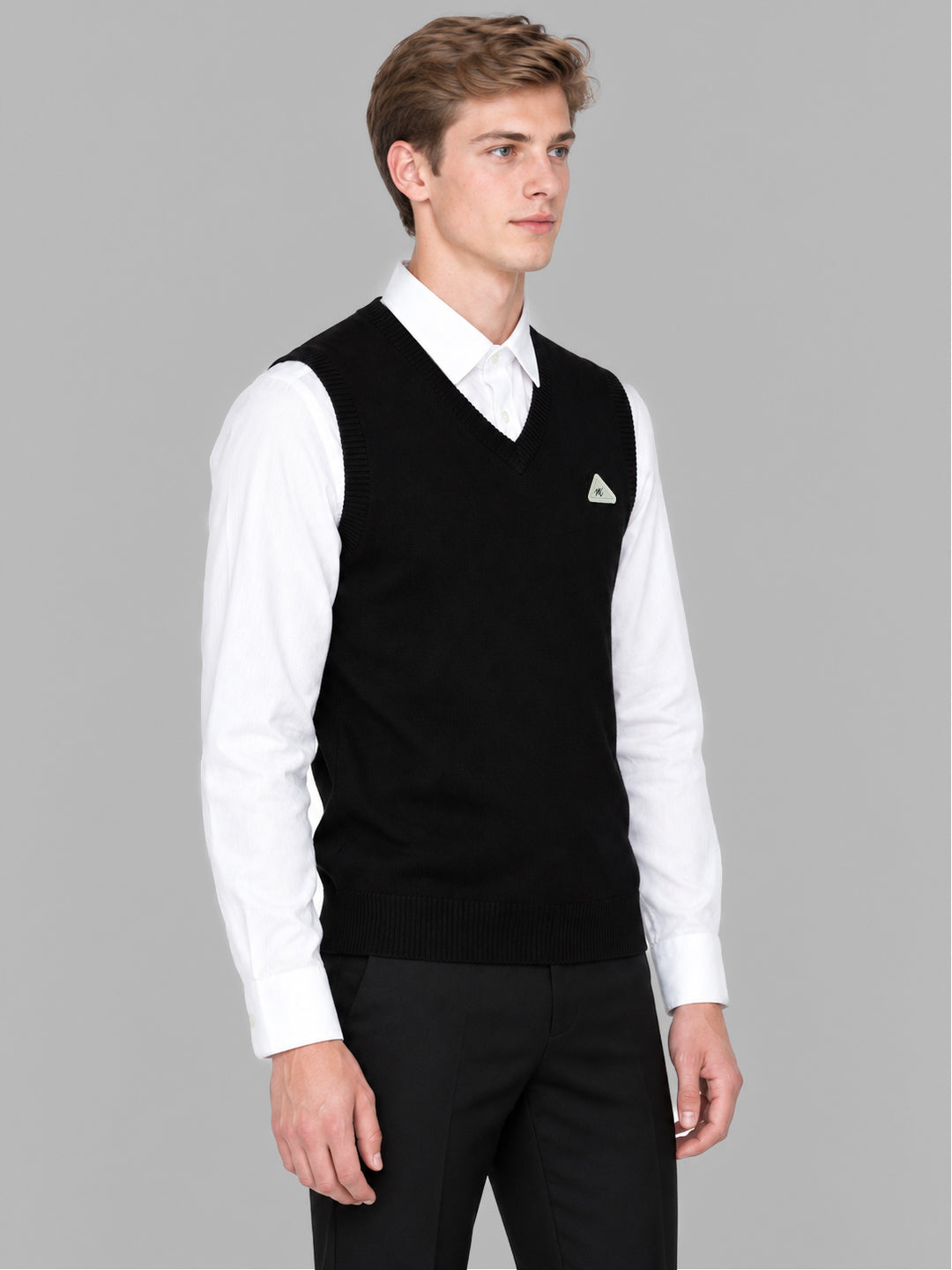 Men Black Solid V Neck Sleeveless Sweater