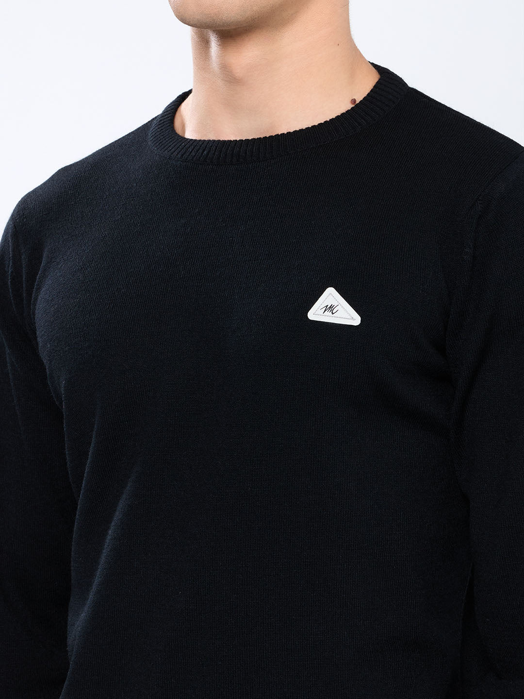 Men Black Solid Round Neck Full Sleeve Pullover