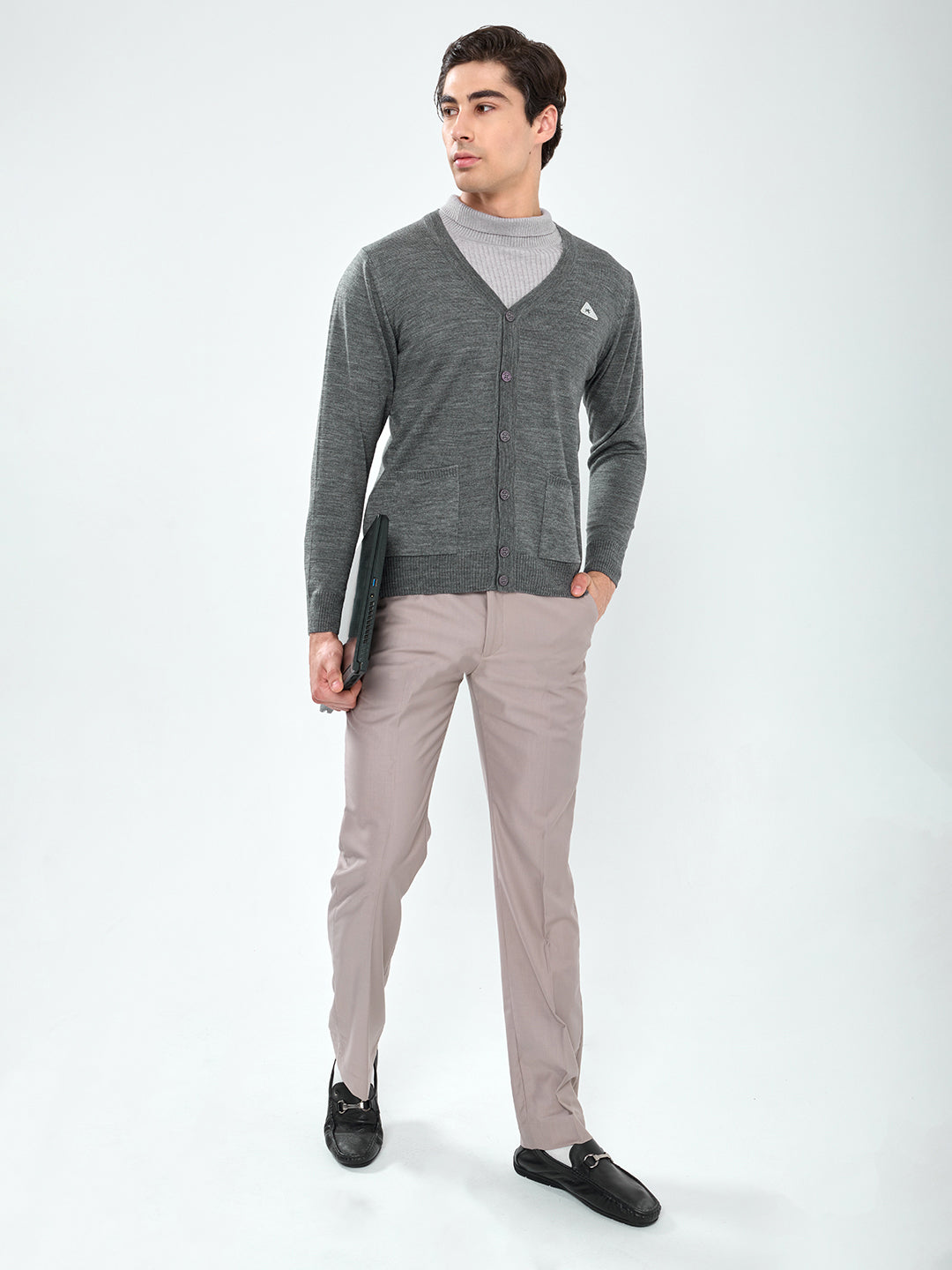 Men Grey Solid V Neck Full Sleeve Cardigan