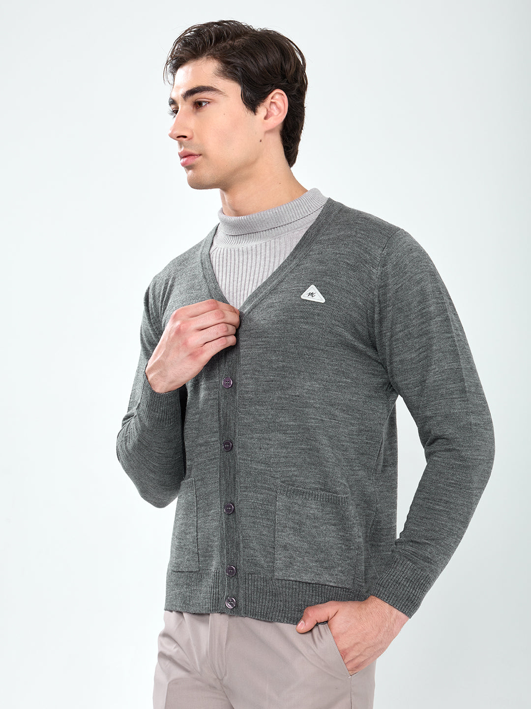 Men Grey Solid V Neck Full Sleeve Cardigan