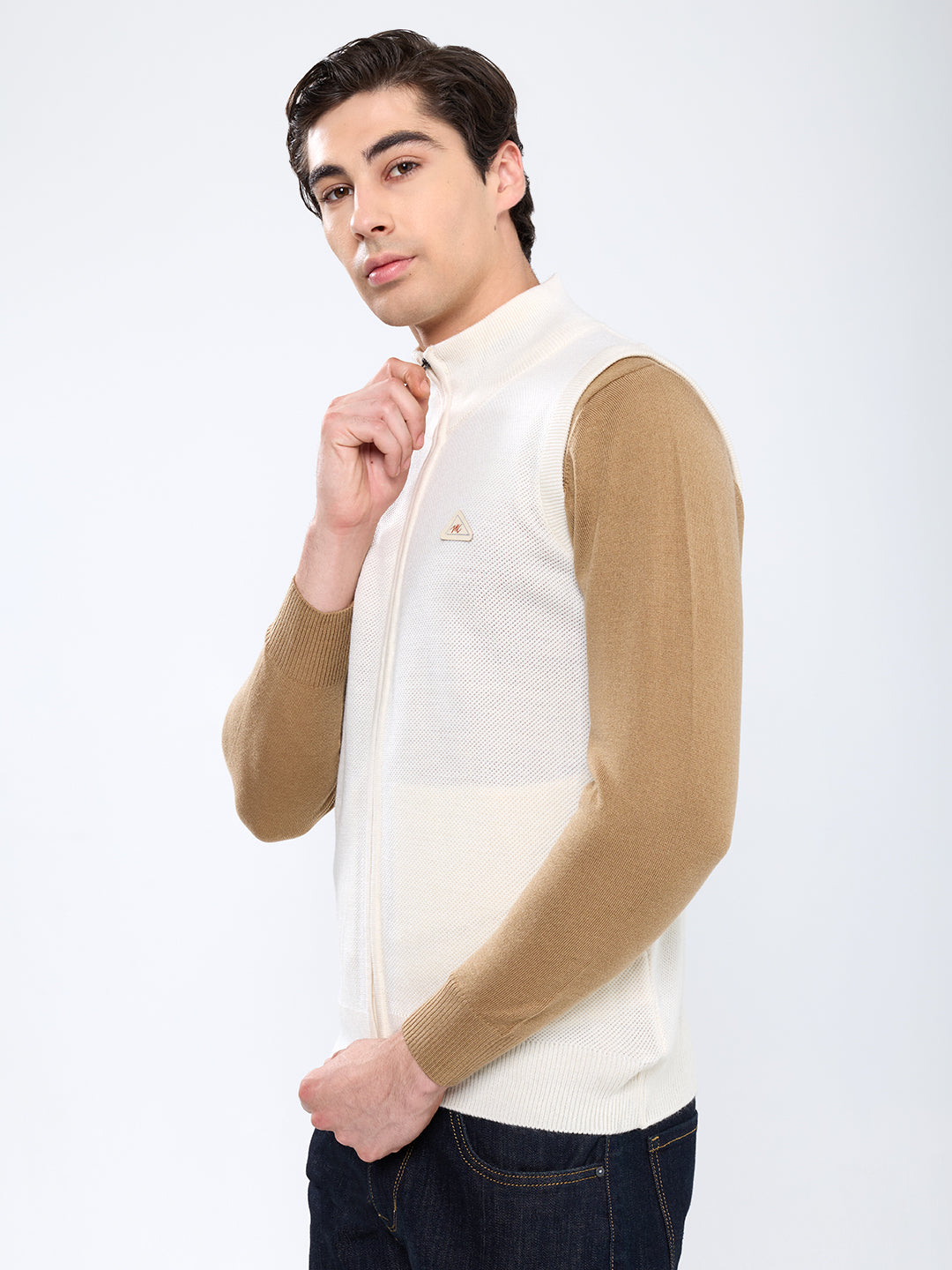 Men Cream Solid Collar Sleeveless Sweater