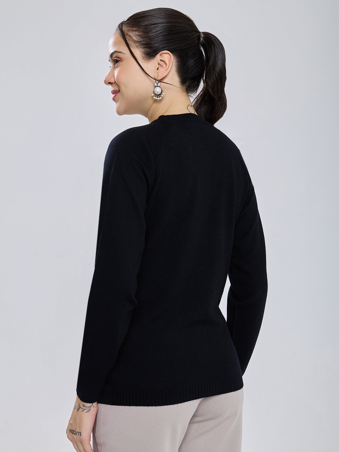Women Black Solid V Neck Full Sleeve Cardigan