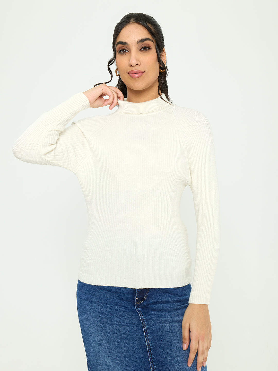Women White Solid High Neck Full Sleeve Sceavy