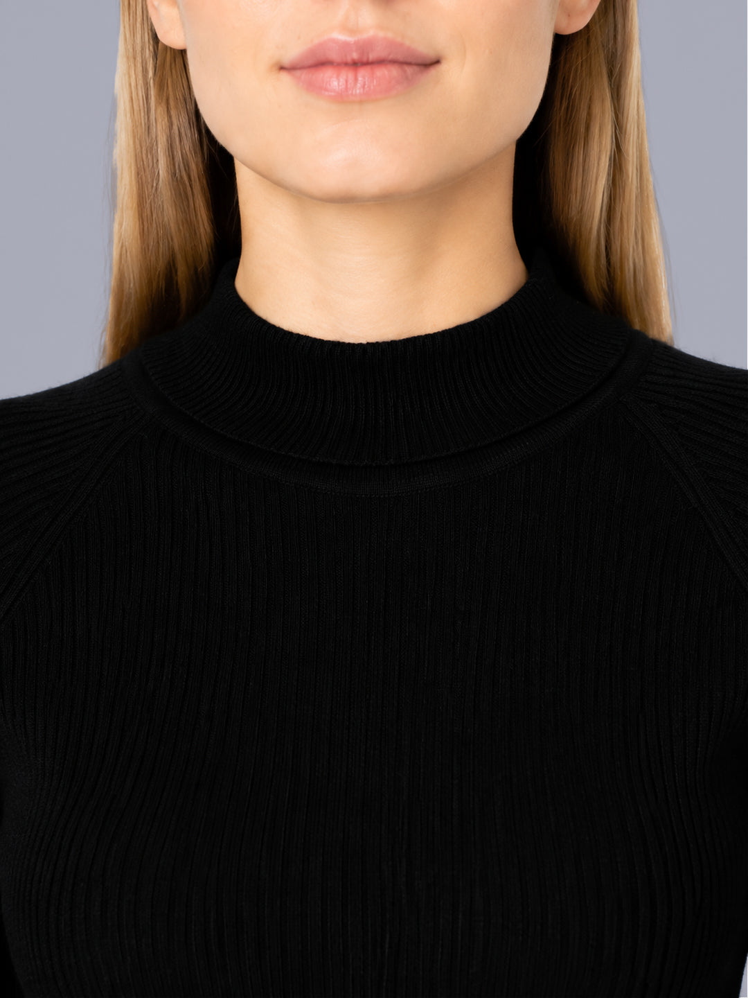 Women Black Solid High Neck Full Sleeve Sceavy