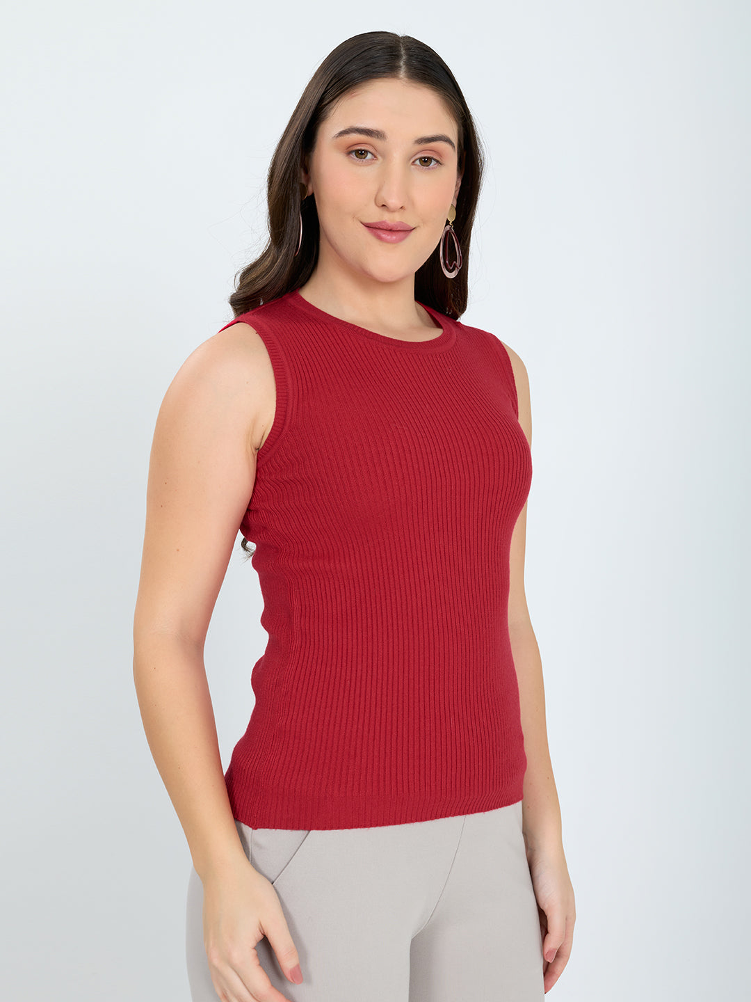 Women Red Solid Round Neck Sleeveless Sceavy
