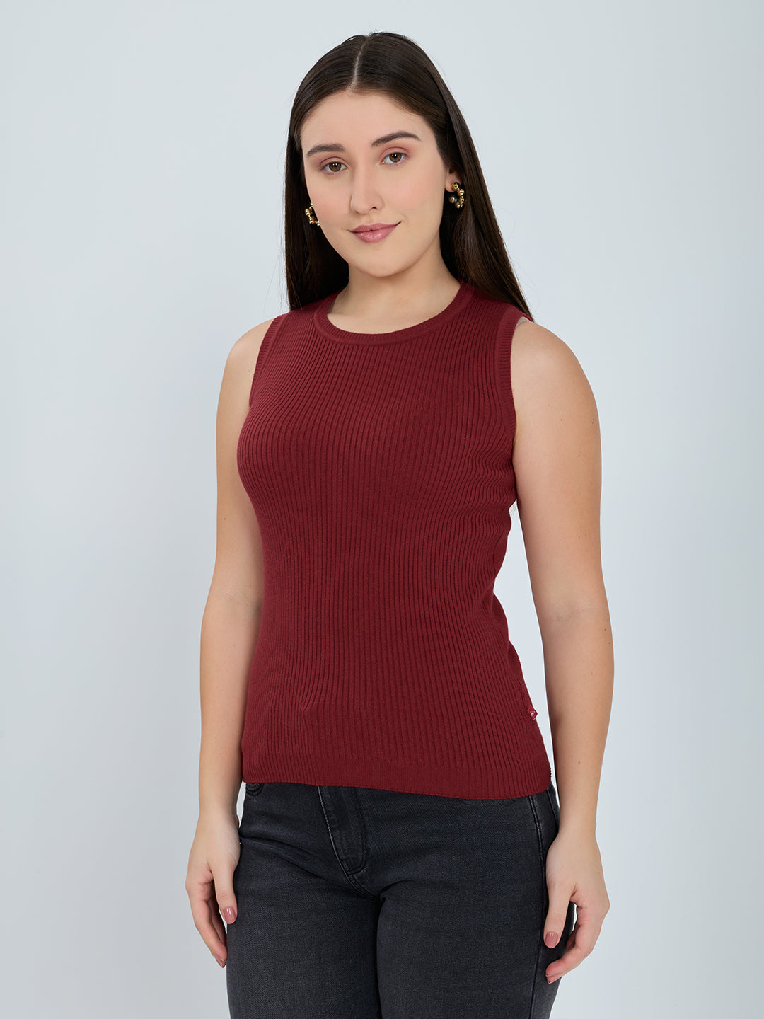 Women Maroon Solid Round Neck Sleeveless Sceavy