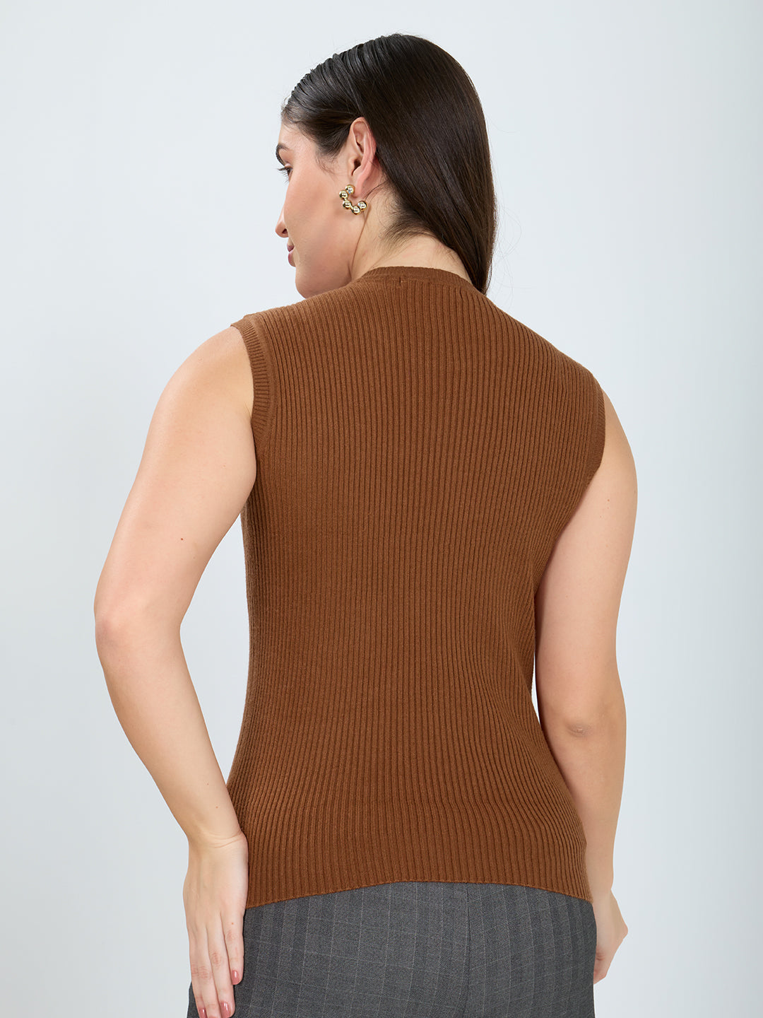Women Rust Solid Round Neck Sleeveless Sceavy