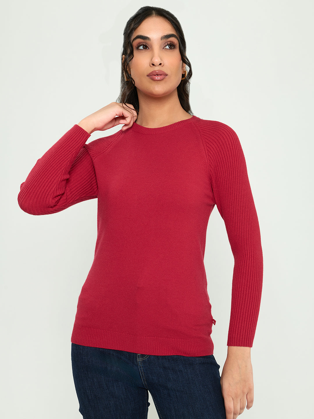 Women Red Solid Round Neck Full Sleeve Sceavy