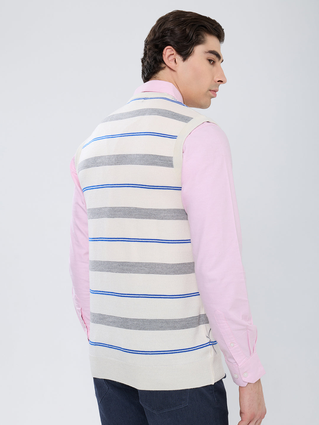 Men Off White Geometric V Neck Sleeveless Sweater