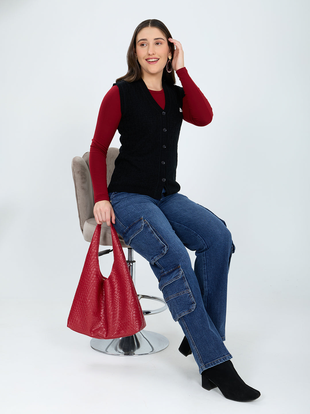 Women Black Self Design V Neck Sleeveless Cardigan