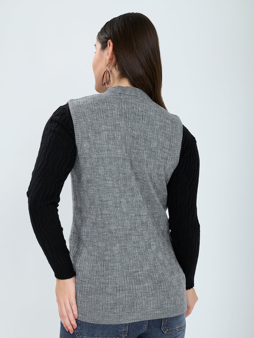 Women Grey Self Design V Neck Sleeveless Cardigan