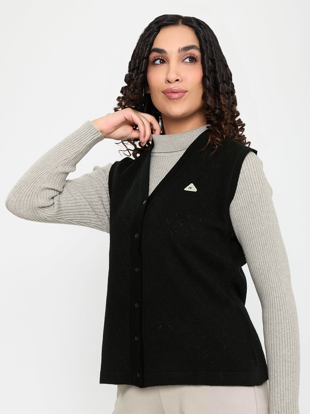 Women Black Self Design V Neck Sleeveless Cardigan