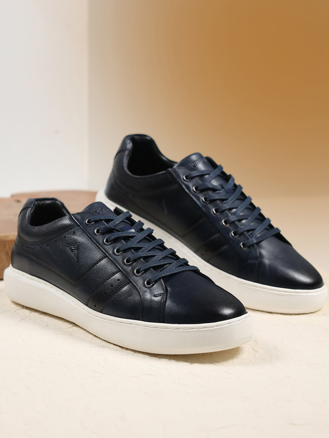 モンテカルロです。 Buy Men Navy Blue Lace Up Genuine Leather Sneaker Online in India