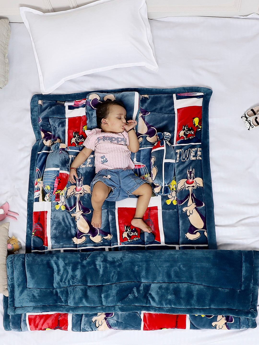 Printed Baby Blanket 3 Ply, 1609 GSM 5Pcs Set (1 Baby Comforter, 1 Bedsheet, 1 Neck Pillow & 2 Bolster)