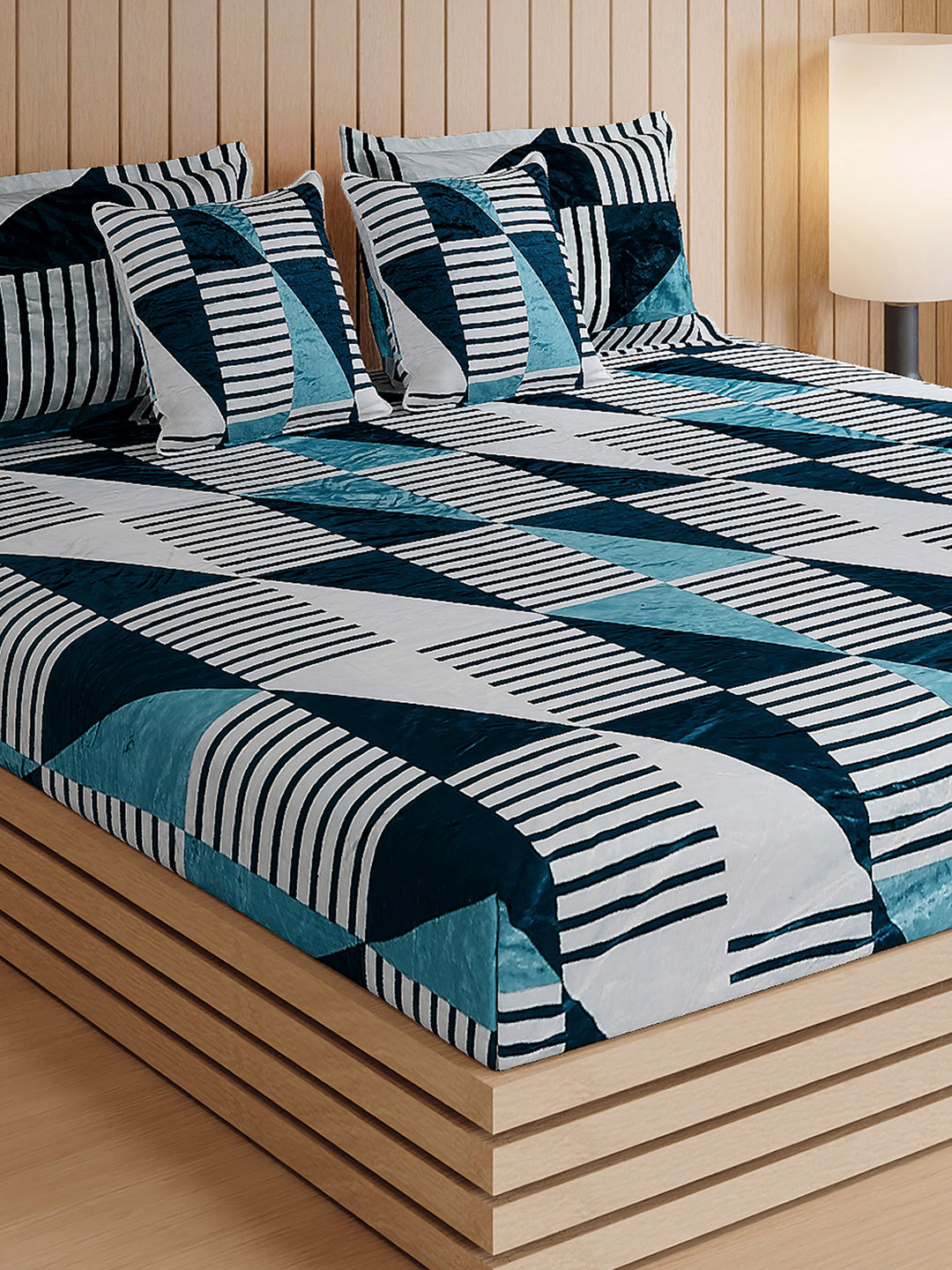 487 GSM Polyester Double Bed 1 Bedsheet, 2 Pillow Cover & 2 Cushion Case (Pristine 4 Pcs Set)