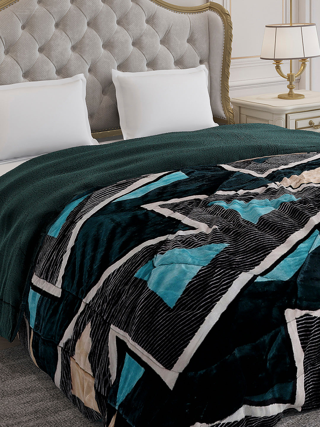 Printed Double Bed 852 GSM Comforter for Winter - (Altroz)