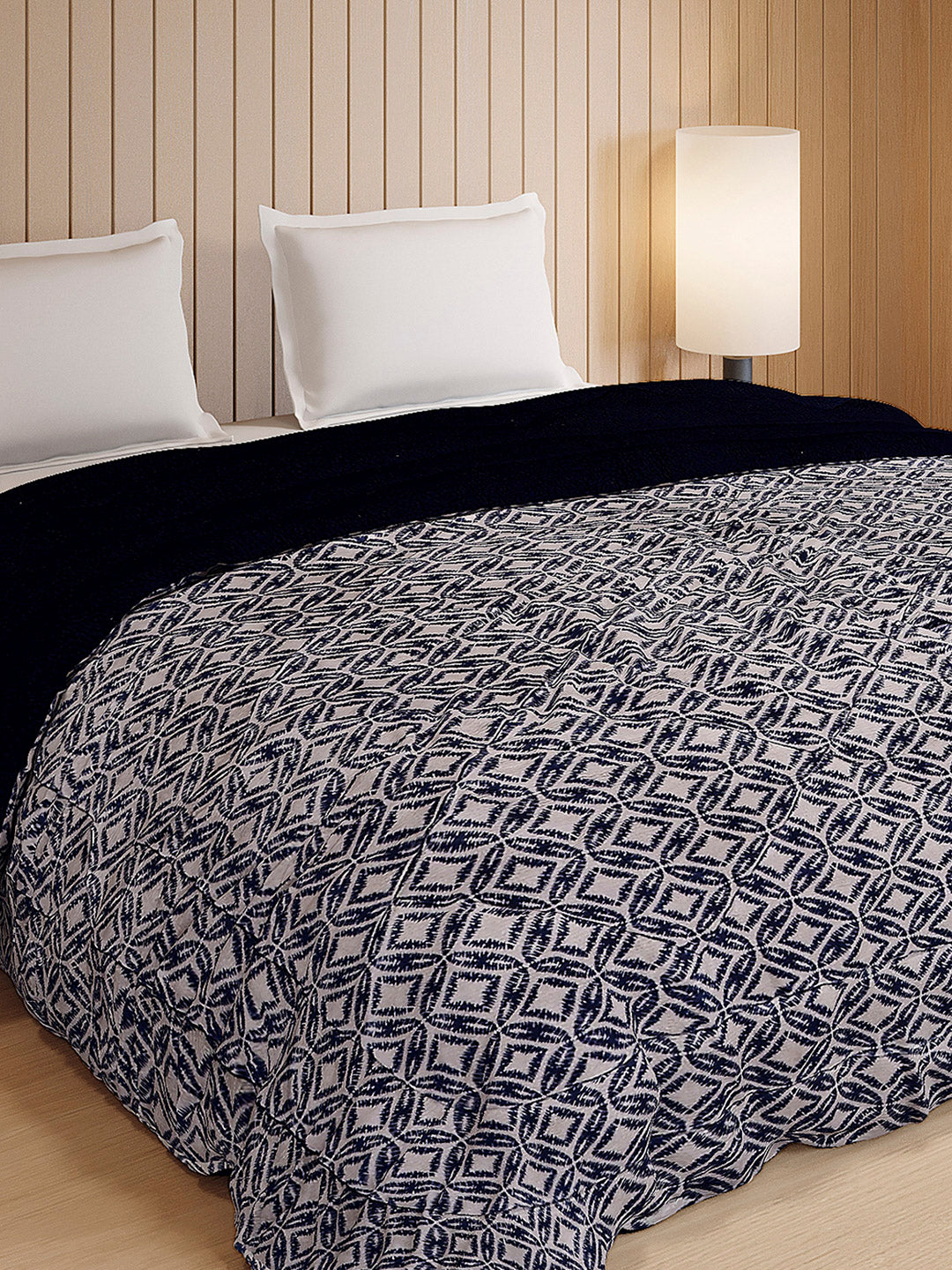 Printed Double Bed 870 GSM Comforter for Winter - (Nixie)