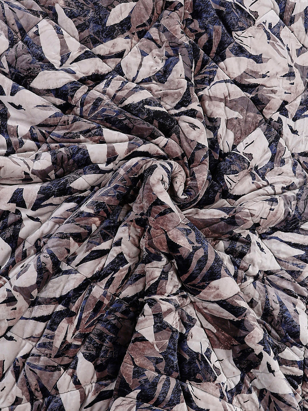 Printed Double Bed 1061 GSM Comforter for Winter - (Wisdom Gold)