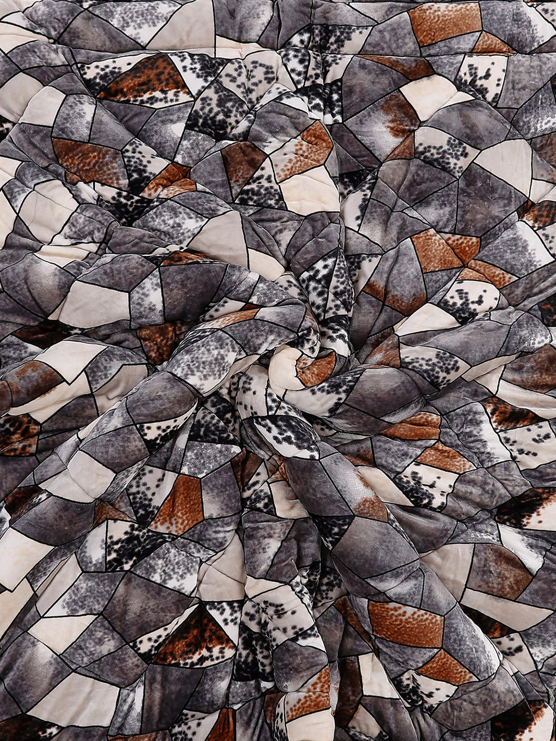 Printed Double Bed 1061 GSM Comforter for Winter - (Wisdom Gold)