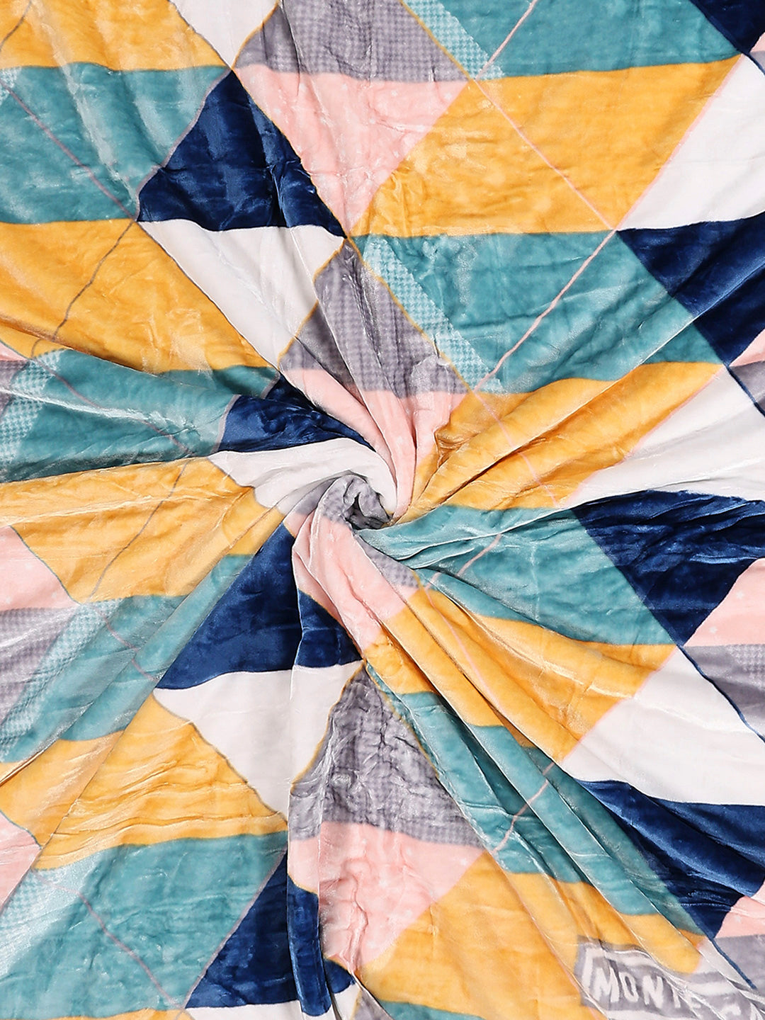 Printed Double Bed 3 Ply, 720 GSM Blanket for Heavy Winter - (Gala Glow)