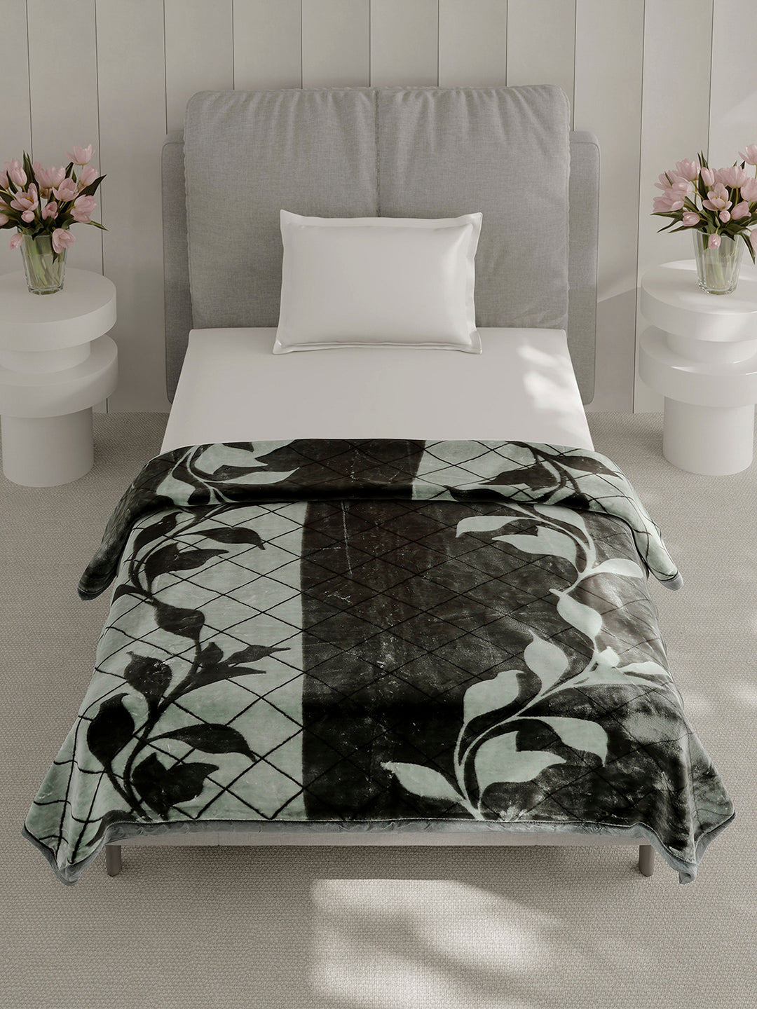 Printed Single Bed 2 Ply, 895 GSM Blanket for Heavy Winter - (Lavish Pvc)